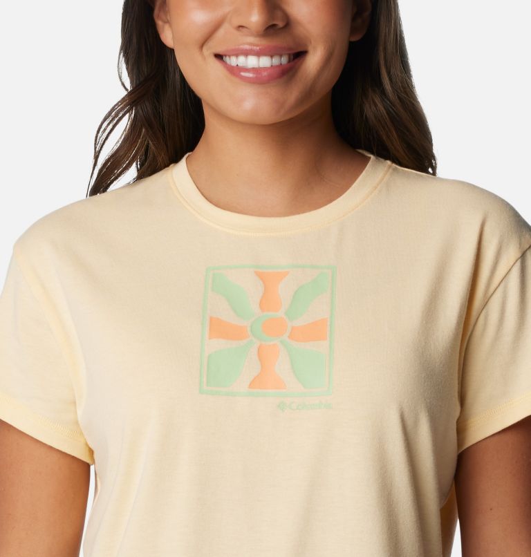 Women's Sun Trek Technical Graphic T-Shirt, Color: Sunkissed, Wavy Rays, image 4