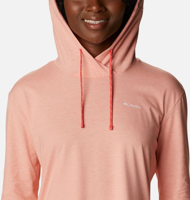 Thumbnail: Women's Sun Trek Hooded Pullover, Color: Coral Reef Heather, image 4