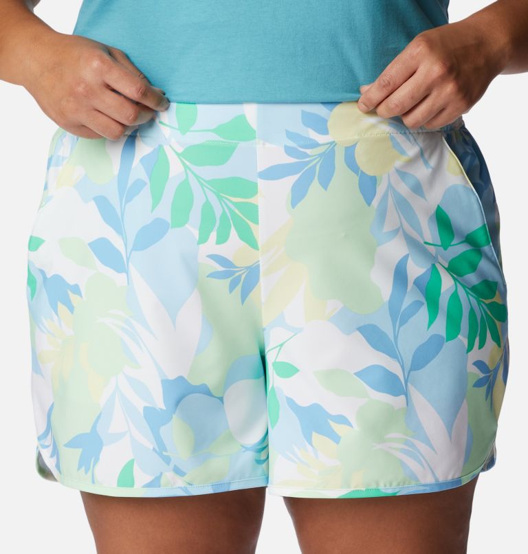 Thumbnail: Women's Pleasant Creek Stretch Shorts - Plus Size, Color: Key West, Floriated, image 4