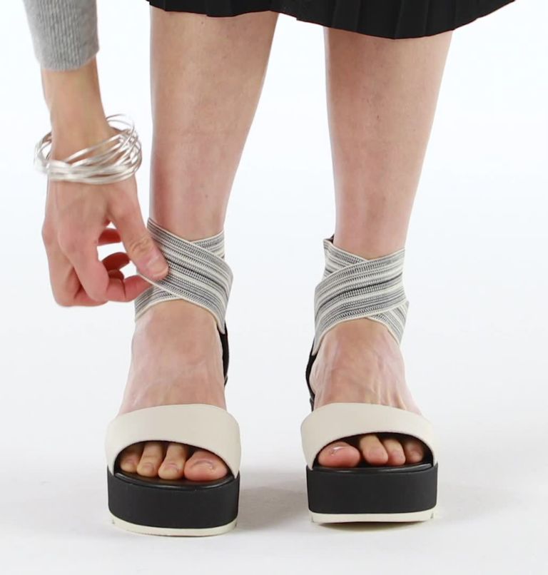 Sandale plate compensée à brides à nouer sur la cheville Cameron pour les femmes, Color: Black, Gore