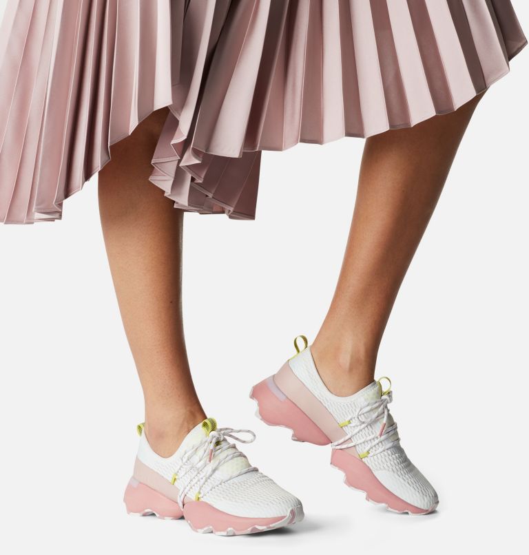 Chaussure de sport à lacets Kinetic Impact pour femme, Color: White, Eraser Pink