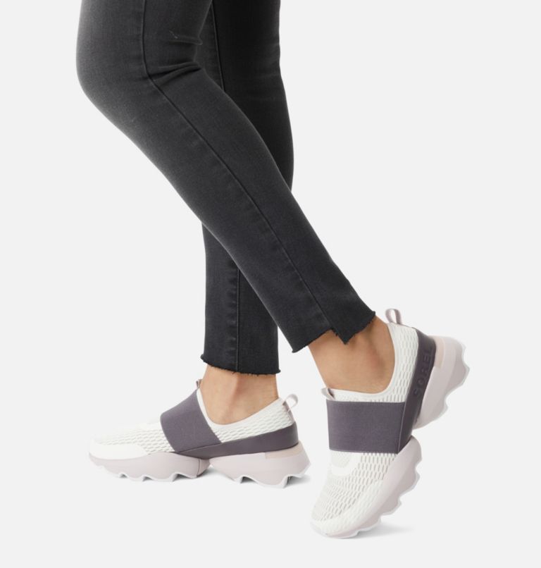 Thumbnail: Kinetic Impact Strap Sneaker für Frauen, Color: Sea Salt, Pulse, image 8