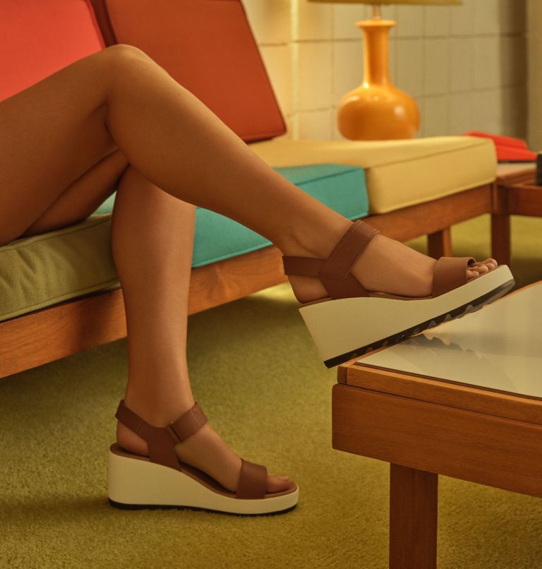 Thumbnail: Cameron Wedge Leder-Sandale für Frauen, Color: Velvet Tan, image 10