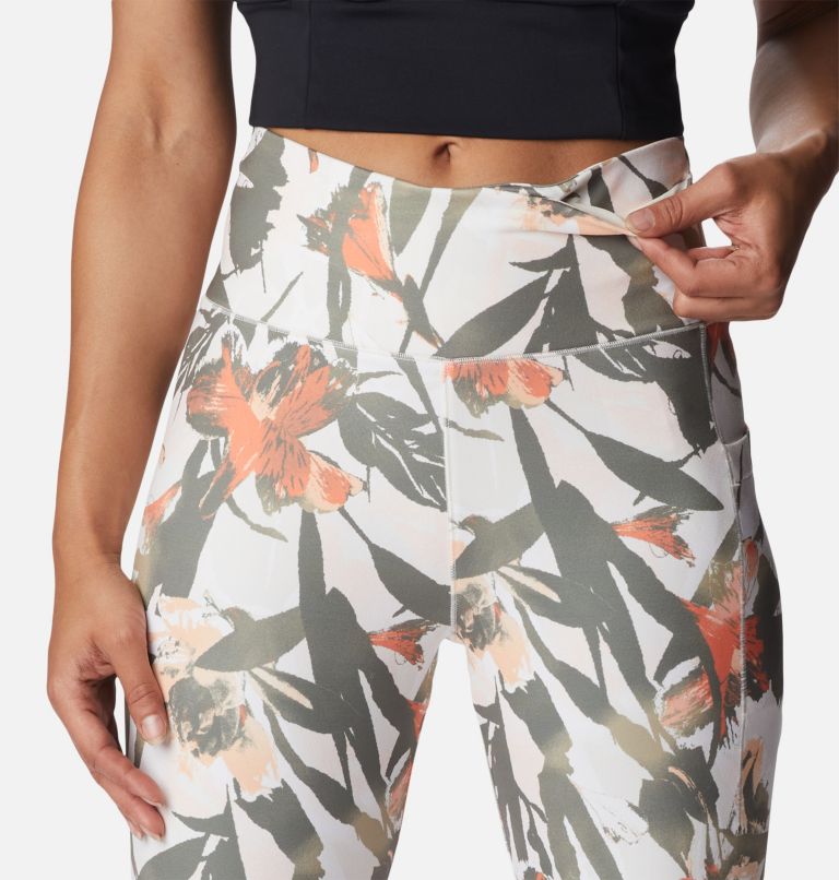 Women's Weekend Adventure 7/8 Leggings, Color: Chalk, Floriculture, image 4