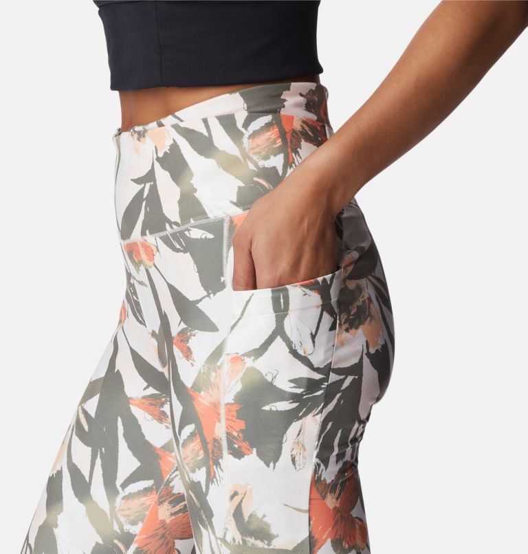 Women's Weekend Adventure 7/8 Leggings, Color: Chalk, Floriculture, image 6