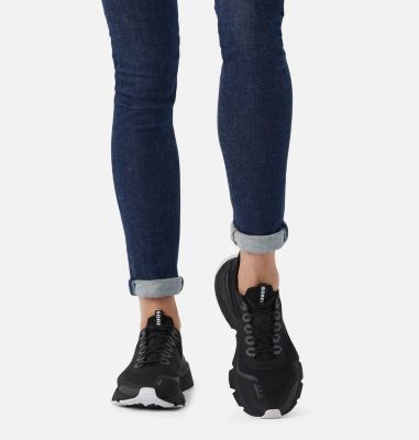 sorel kinetic sneaker boot