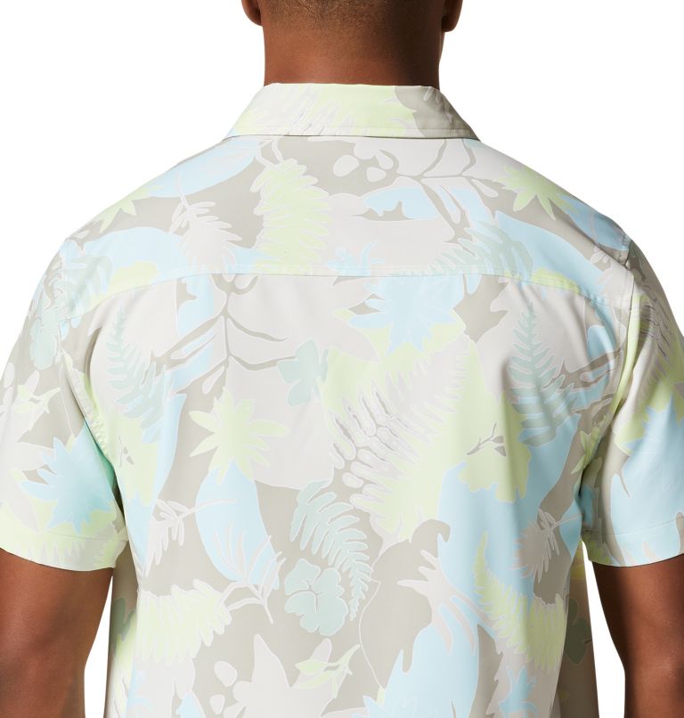 Thumbnail: Men's Shade Lite Short Sleeve Shirt, Color: Sandblast Flora Print, image 5
