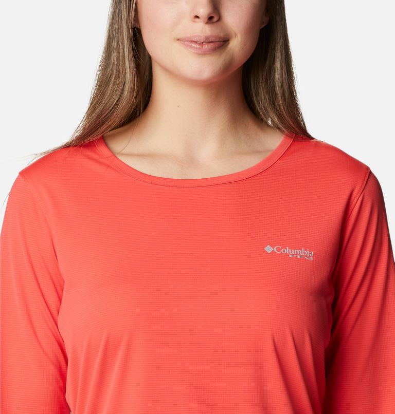Thumbnail: Women's PFG Skiff Guide Knit Long Sleeve Shirt, Color: Red Hibiscus, image 4
