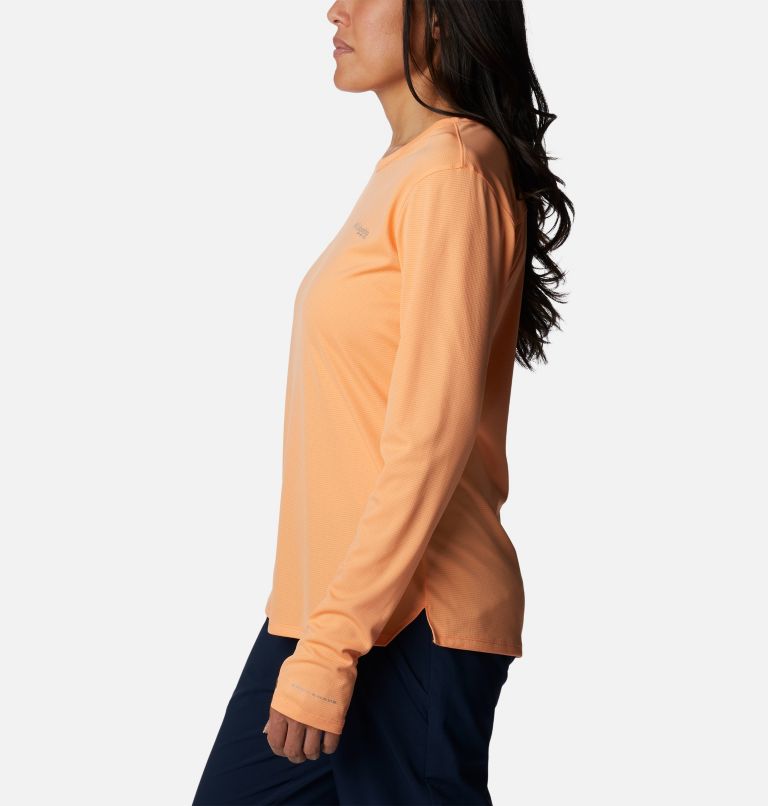 Thumbnail: Women's PFG Skiff Guide Knit Long Sleeve Shirt, Color: Bright Nectar, image 3