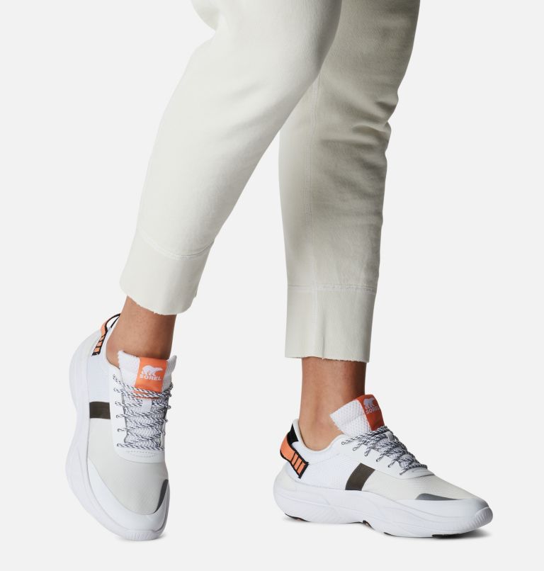 Thumbnail: Women's Explorer Blitz Leisure Lace Sneaker, Color: White, Black, image 8
