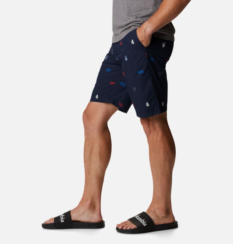 Thumbnail: Shorts casual estampados Washed Out para hombre, Color: Collegiate Navy Camp Social Multi Print, image 3