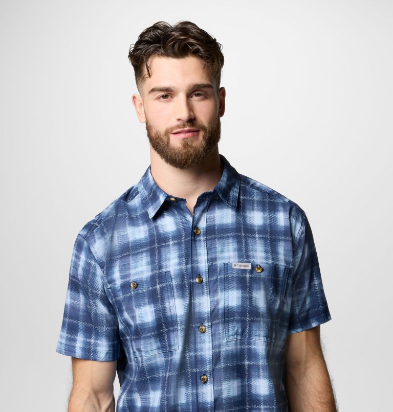 Men's Utilizer Printed Woven Short Sleeve Shirt, Color: Collegiate Navy Omblur, image 4