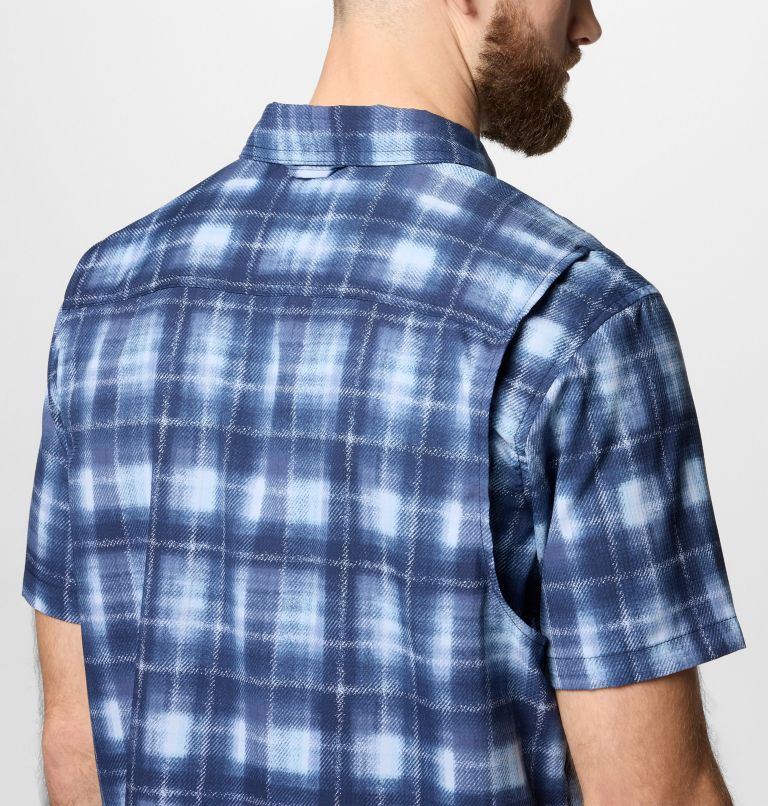 Men's Utilizer Printed Woven Short Sleeve Shirt, Color: Collegiate Navy Omblur, image 5