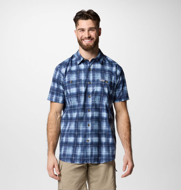 Men's Utilizer Printed Woven Short Sleeve Shirt, Color: Collegiate Navy Omblur, image 1
