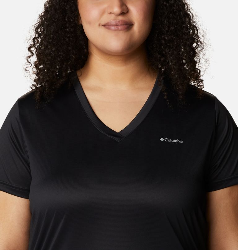 Thumbnail: Women's Columbia Hike Short Sleeve V Neck Shirt - Plus Size, Color: Black, image 4