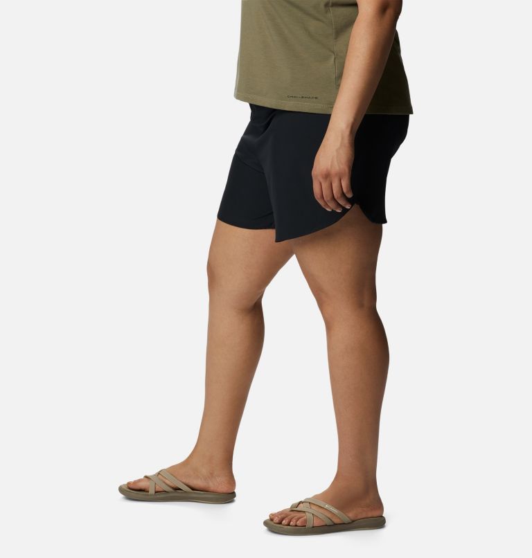 Thumbnail: Women's Columbia Hike Shorts - Plus Size, Color: Black, image 3