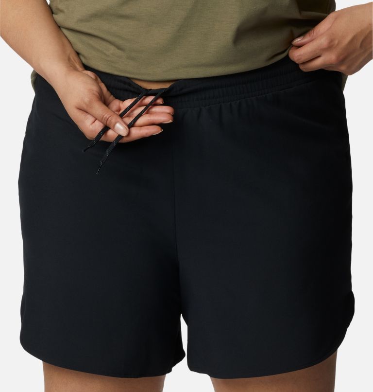 Thumbnail: Women's Columbia Hike Shorts - Plus Size, Color: Black, image 6