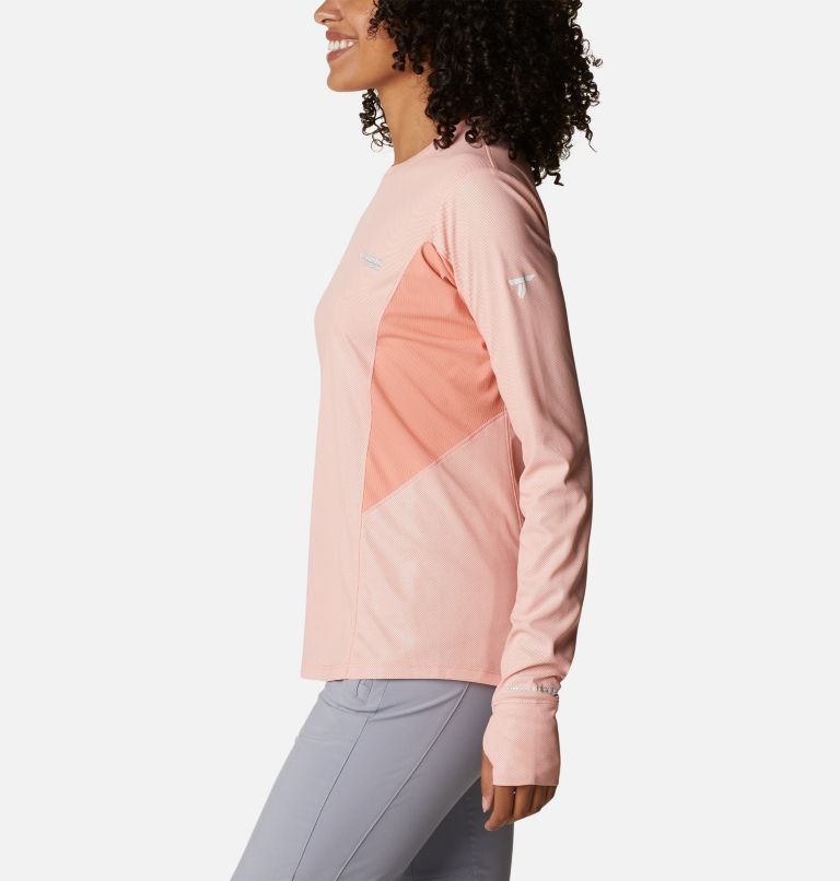 Thumbnail: Women’s Titan Pass 2.0 Technical Long Sleeve T-Shirt, Color: Coral Reef, image 3
