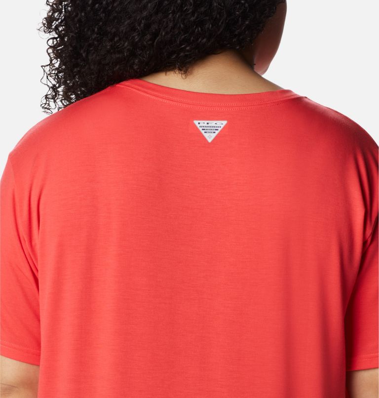 Women's PFG Slack Water Graphic Short Sleeve Shirt - Plus Size, Color: Red Hibiscus, Billfish