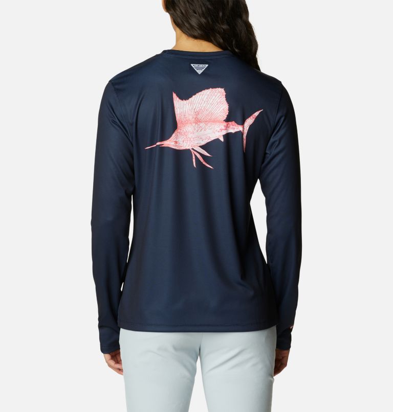 Thumbnail: Women's PFG Tidal Tee Sailfish Flair Long Sleeve Shirt, Color: Collegiate Navy, Tiki Pink PFG Camo, image 2