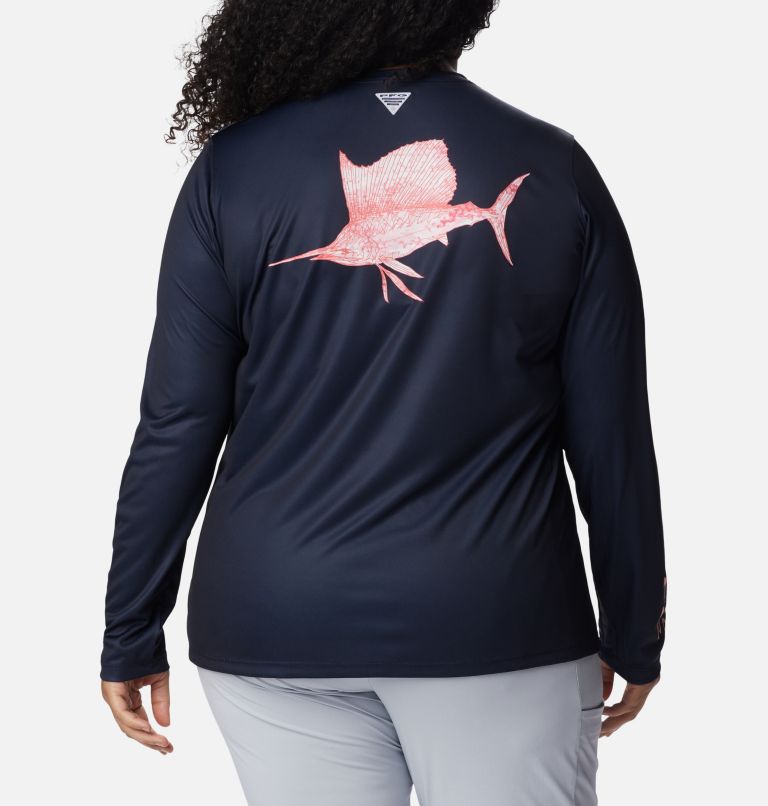 Thumbnail: Women's PFG Tidal Tee Sailfish Flair Long Sleeve Shirt - Plus Size, Color: Collegiate Navy, Tiki Pink PFG Camo, image 2