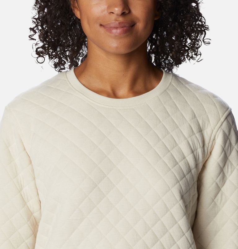 Thumbnail: Women's Columbia Lodge Quilted Crew Sweatshirt, Color: Chalk, image 4