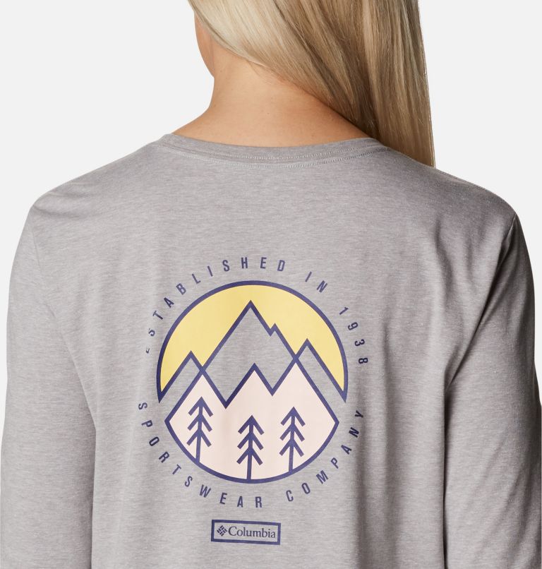 Thumbnail: Women's North Cascades Back Graphic Long Sleeve T-Shirt, Color: Columbia Grey Heather, Outdoor Park, image 5