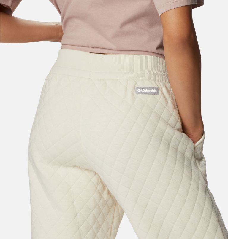 Thumbnail: Women's Columbia Lodge Quilted Joggers, Color: Chalk, image 5