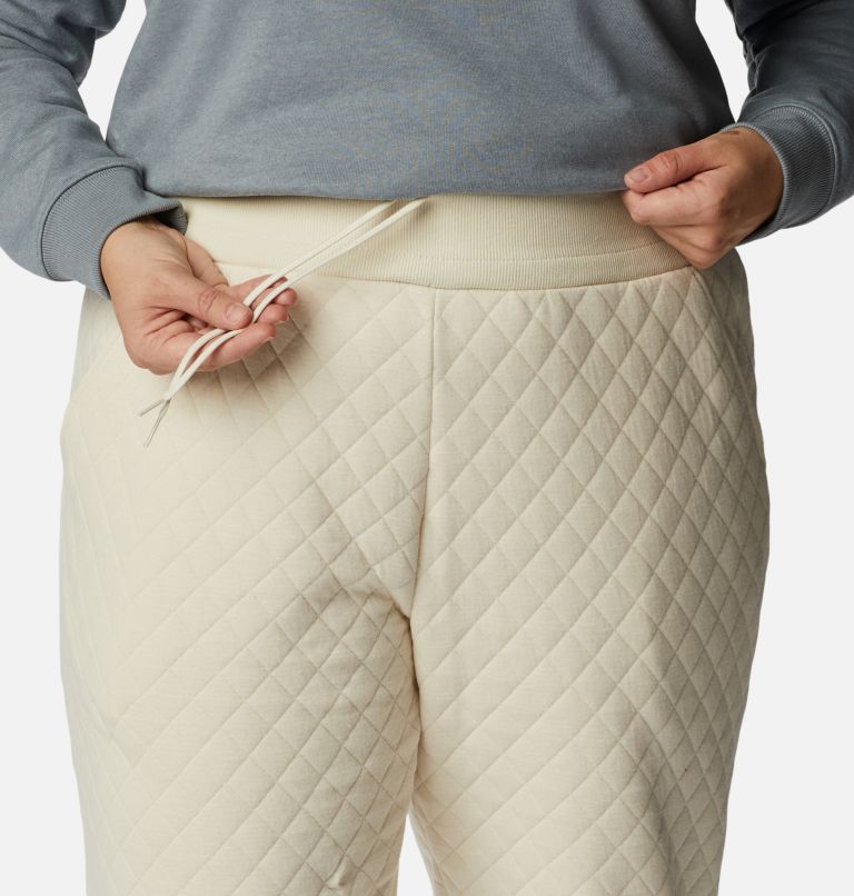 Thumbnail: Women's Columbia Lodge Quilted Joggers - Plus Size, Color: Chalk, image 4