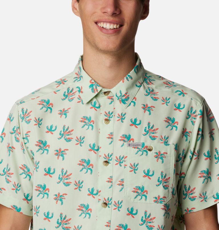 Thumbnail: Men's Captree Island Short Sleeve Shirt, Color: Ice Green Chameleon Palms, image 4