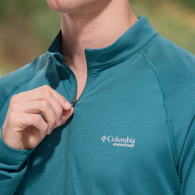 An image of the half zip collar