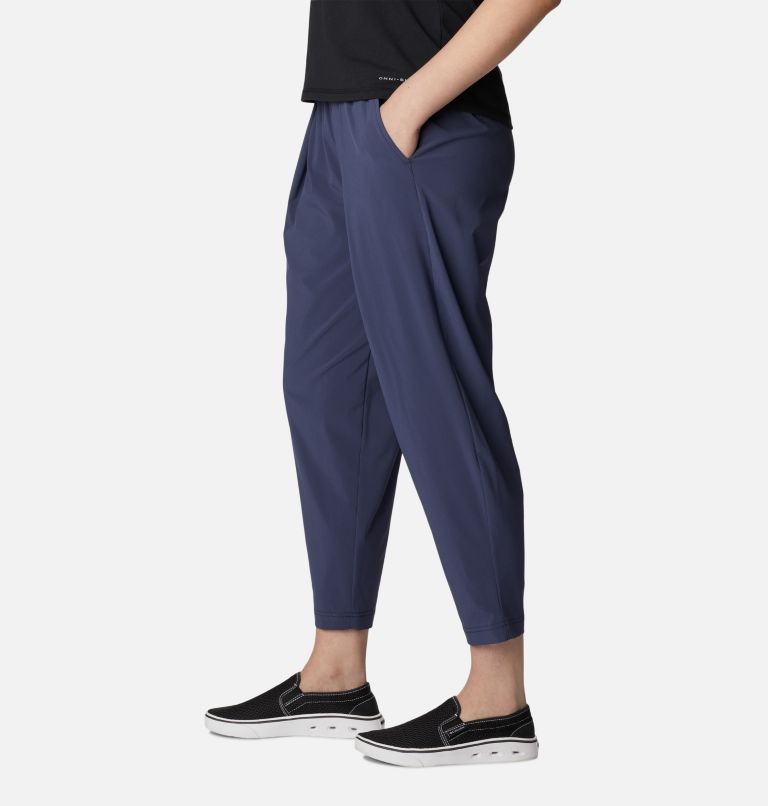 Women's Boundless Beauty Capris, Color: Nocturnal, image 3