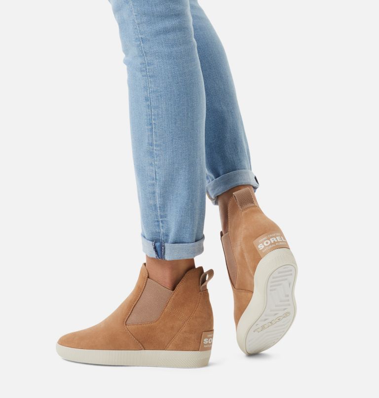 OUT N ABOUT� SLIP-ON WEDGE | 253 | 7.5, Color: Tawny Buff, Chalk, image 7