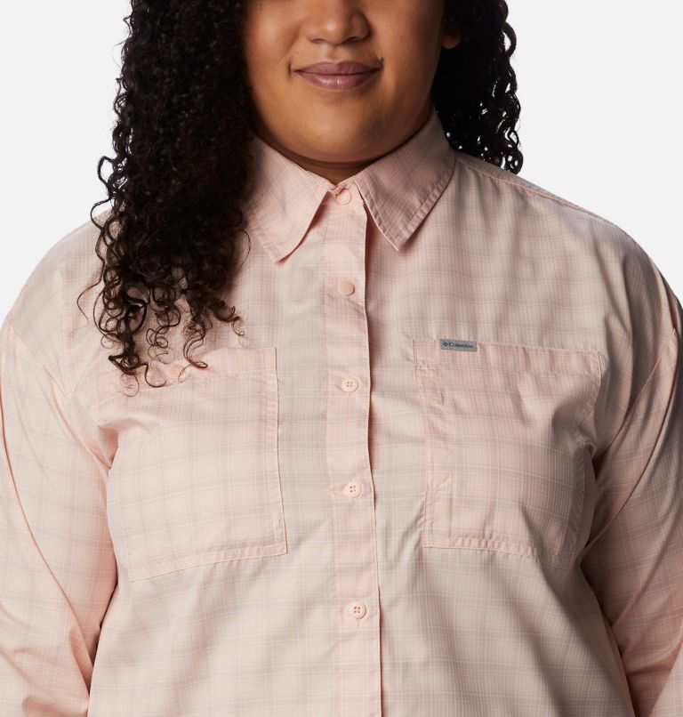 Thumbnail: Women's Silver Ridge Utility Patterned Long Sleeve Shirt - Plus Size, Color: Peach Blossom, Peak Plaid, image 4