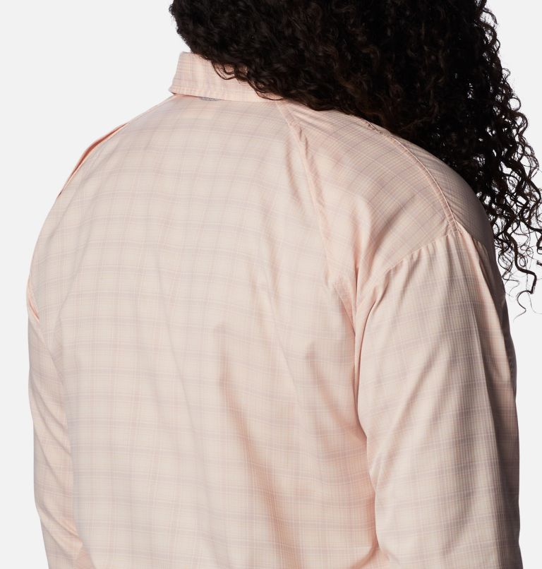 Thumbnail: Women's Silver Ridge Utility Patterned Long Sleeve Shirt - Plus Size, Color: Peach Blossom, Peak Plaid, image 5