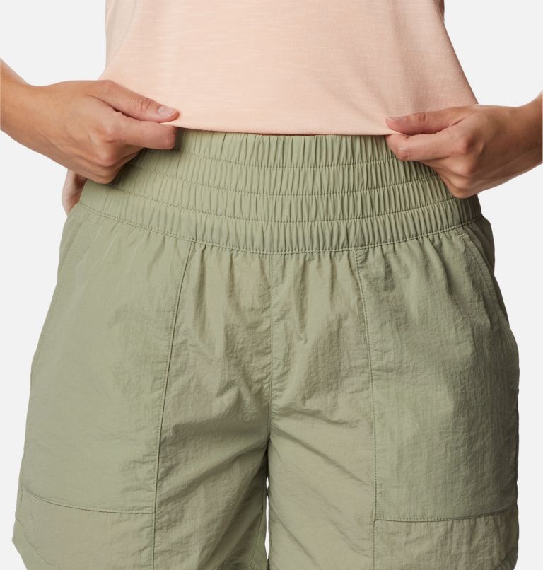 khaki columbia shorts