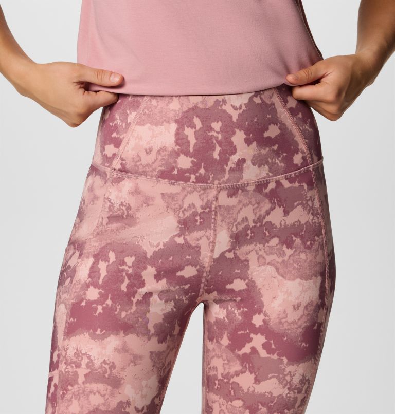 Mallas Boundless Trek para mujer, Color: Eraser Pink Deco Camo, image 4