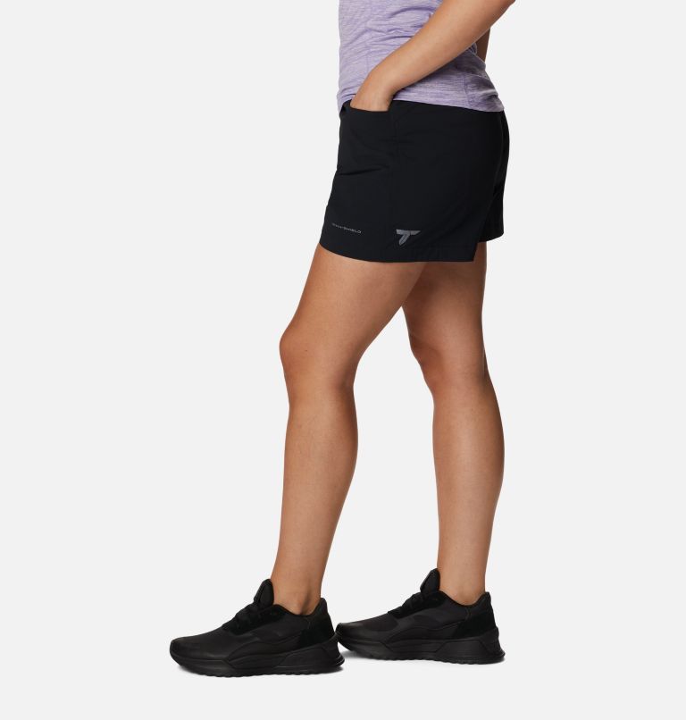 Thumbnail: Women's Titan Pass Lightweight Shorts, Color: Black, image 3