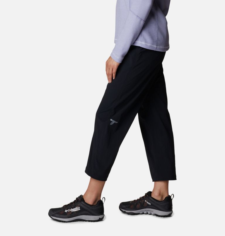 Thumbnail: Women's Titan Pass Lightweight Pants, Color: Black, image 3