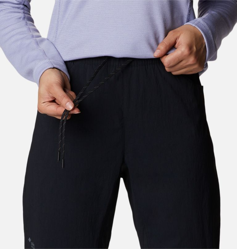 Thumbnail: Women's Titan Pass Lightweight Pants, Color: Black, image 4