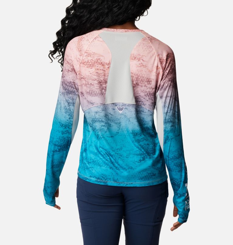 Thumbnail: Women’s PFG Super Tidal Tee Vent Long Sleeve Shirt, Color: Light Coral Camo Gradient, image 2