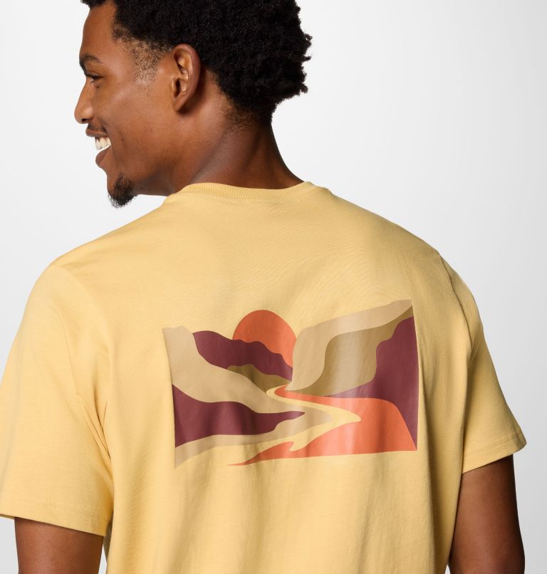 Camiseta con estampado en la espalda Explorers Canyon para hombre, Color: Sand Dune, Trailscape, image 5