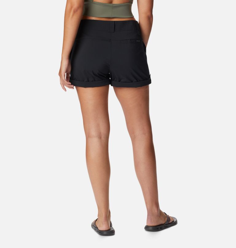 Thumbnail: Women's Silver Ridge Utility Shorts, Color: Black, image 2