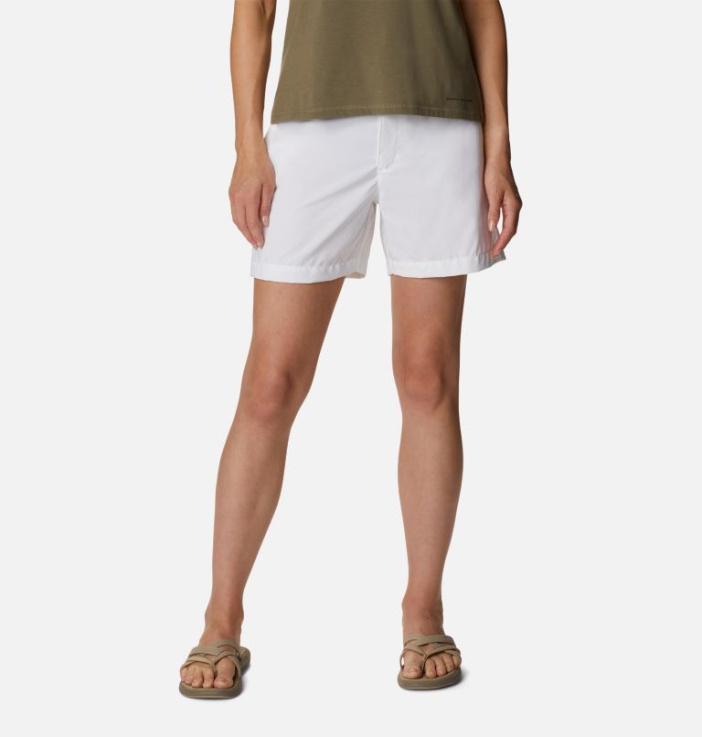 Thumbnail: Women's Silver Ridge Utility Shorts, Color: White, image 1