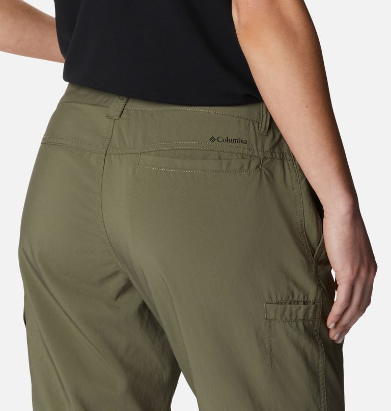 Thumbnail: Women's Silver Ridge Utility Convertible Pants, Color: Stone Green, image 5