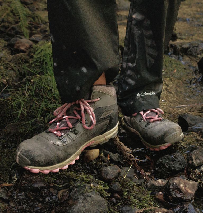 Columbia Youth Newton Ridge Amped Boots Grey Pink Kids - 32