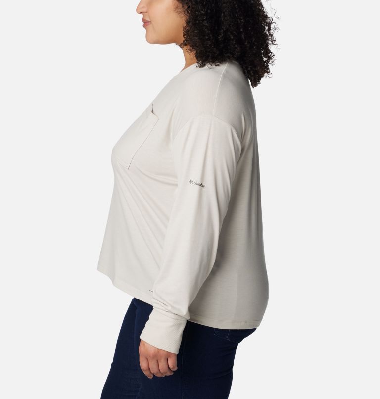 Thumbnail: Women's Boundless Trek Long Sleeve Shirt - Plus Size, Color: Dark Stone, image 3