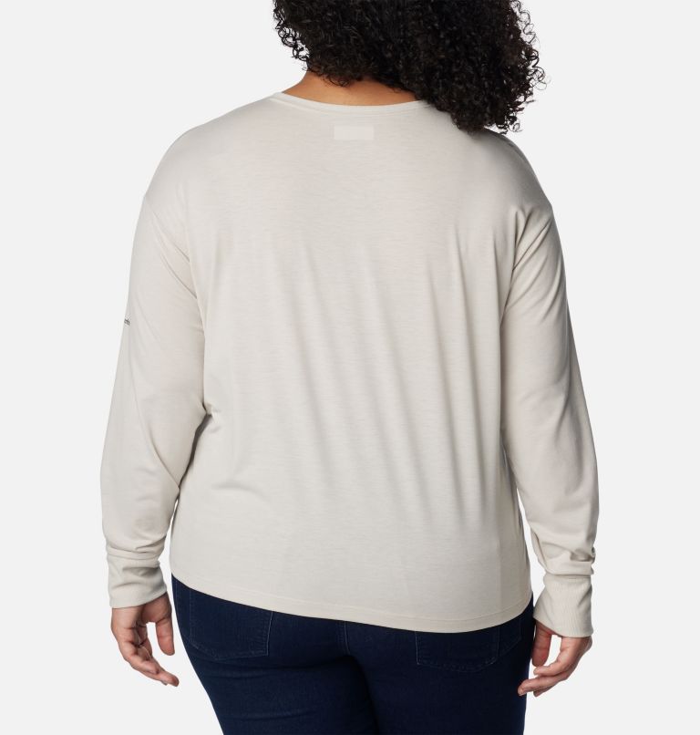 Thumbnail: Women's Boundless Trek Long Sleeve Shirt - Plus Size, Color: Dark Stone, image 2