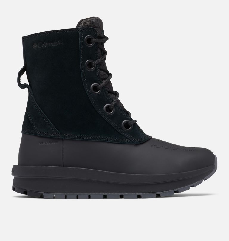 Botas deportivas negras para hombre en la vista superior de la nieve