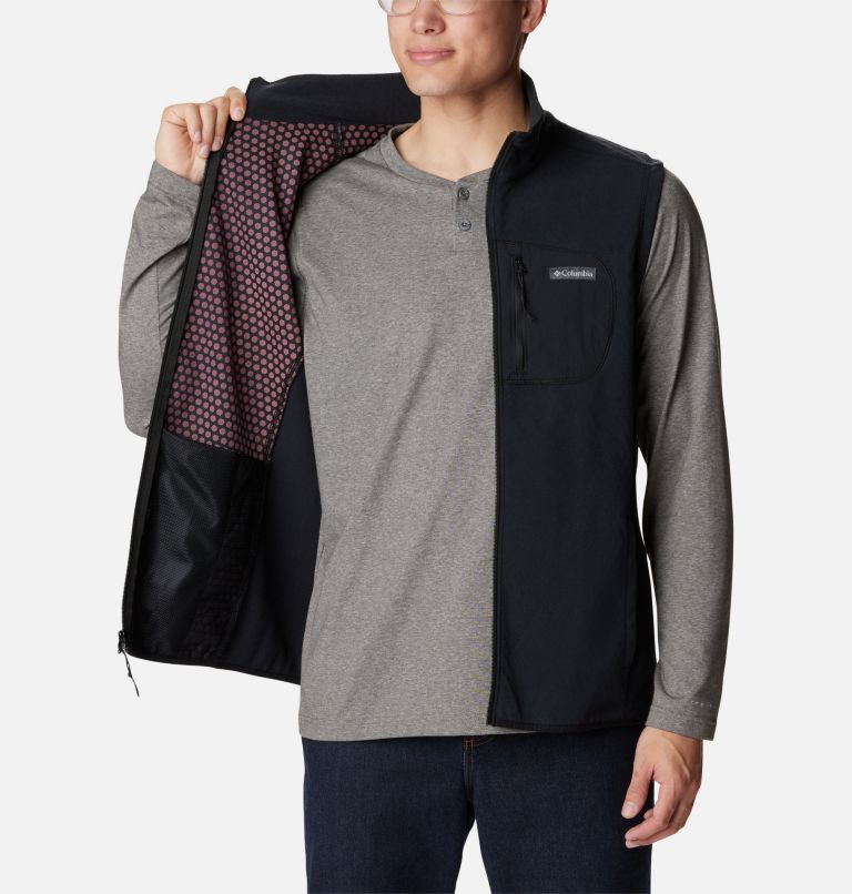 Thumbnail: Men's Outdoor Tracks Vest, Color: Black, image 6